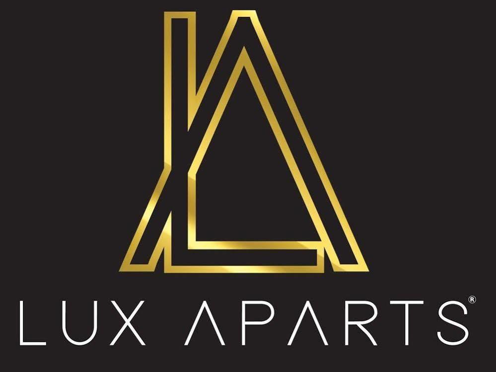 Lux Aparts Wakefield Central Exterior photo